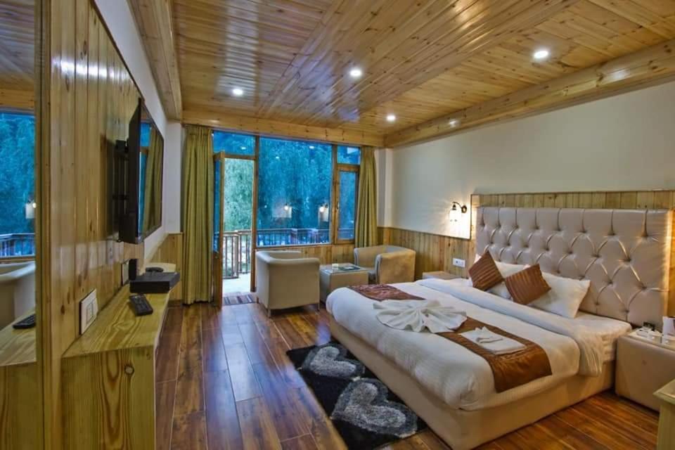 Himalayan Riverside Resort, Manali Bagian luar foto