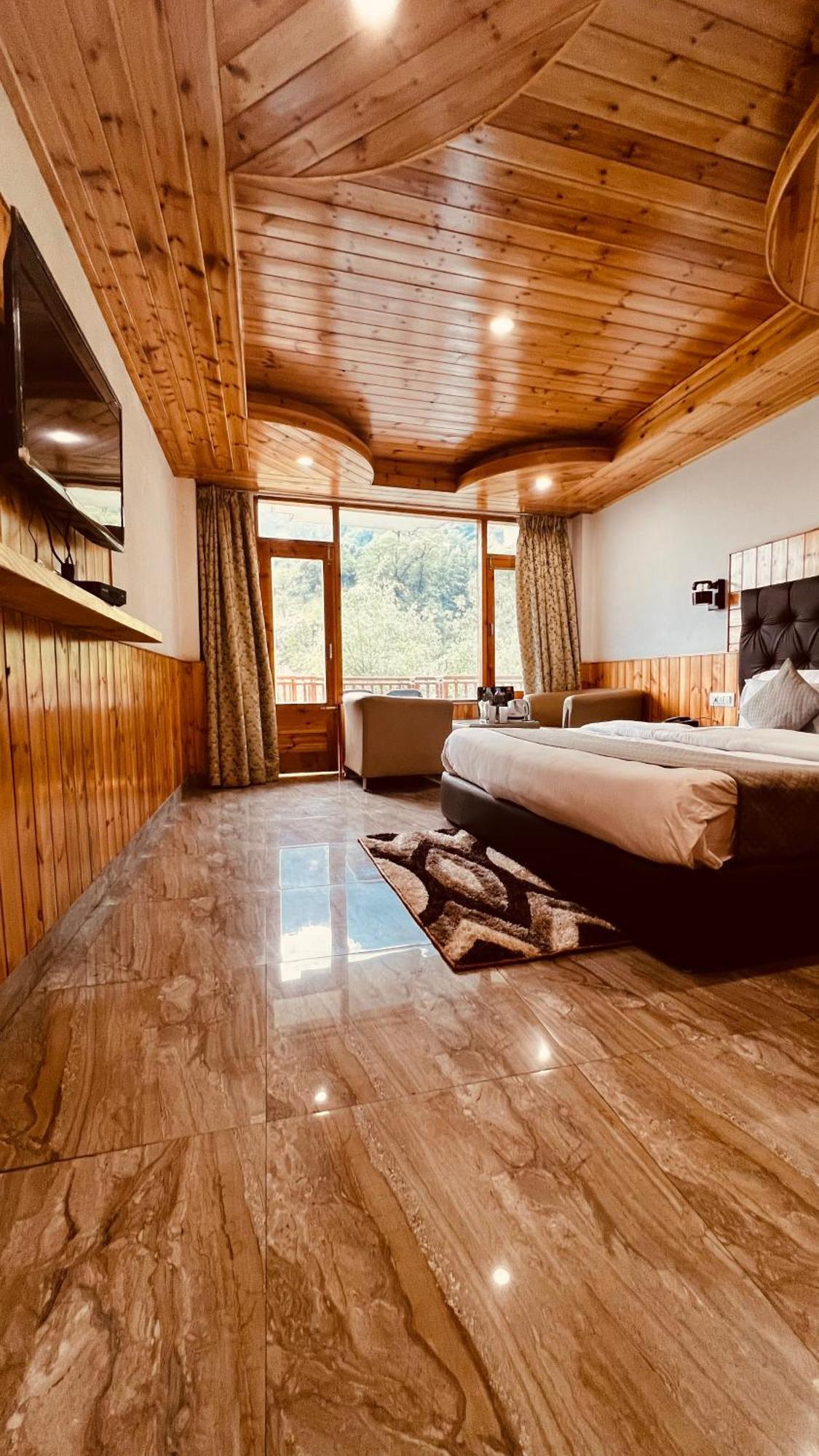 Himalayan Riverside Resort, Manali Bagian luar foto