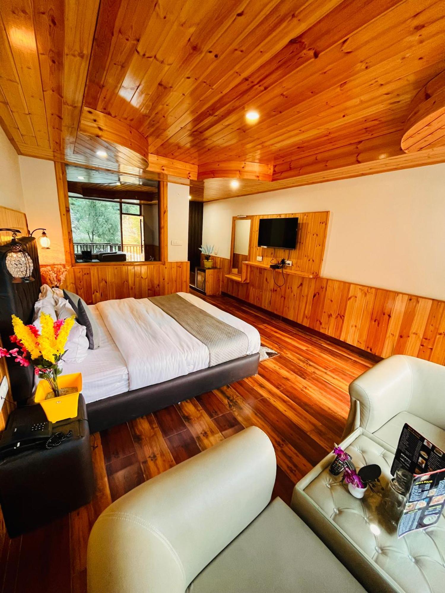 Himalayan Riverside Resort, Manali Bagian luar foto