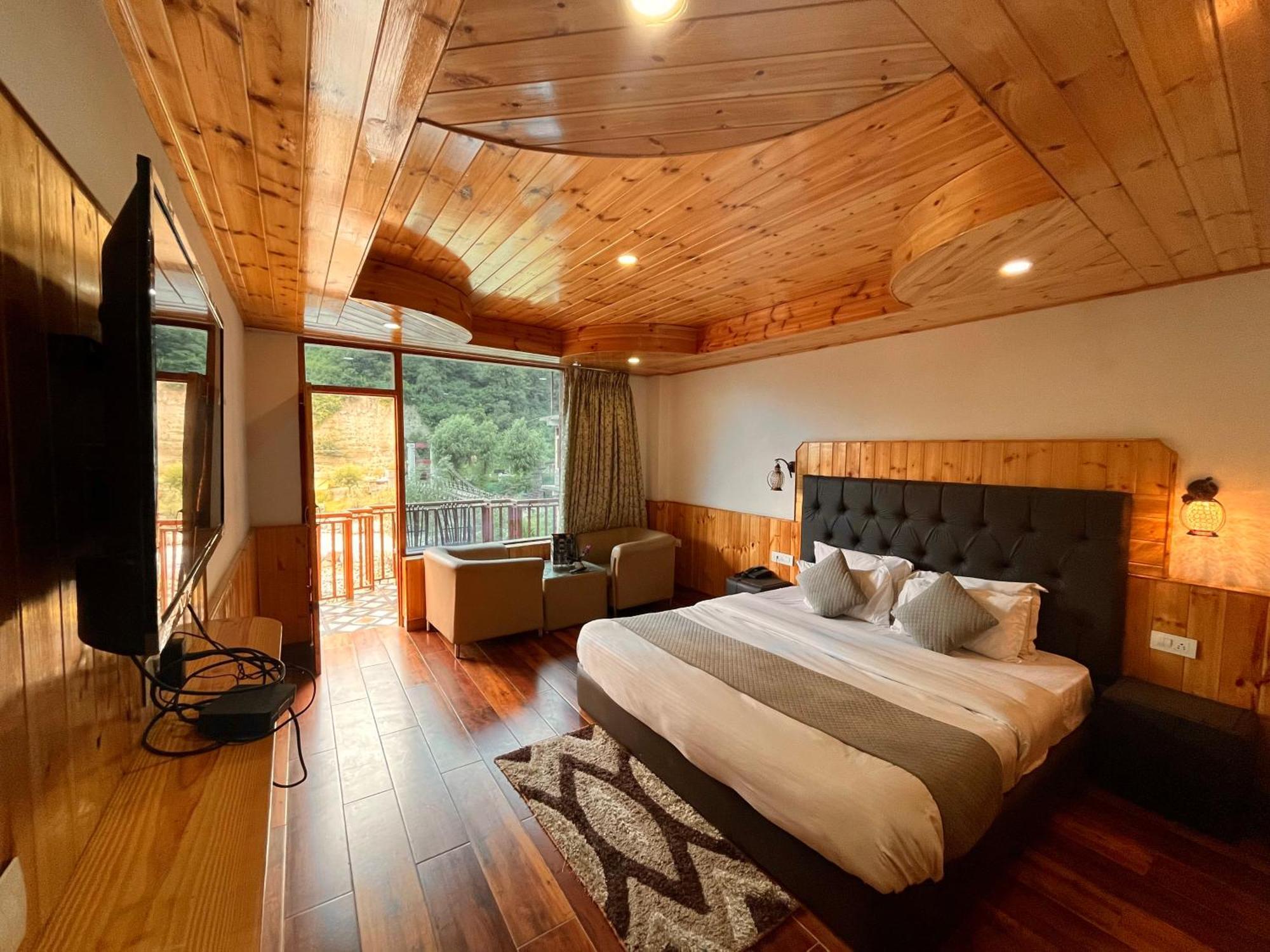 Himalayan Riverside Resort, Manali Bagian luar foto