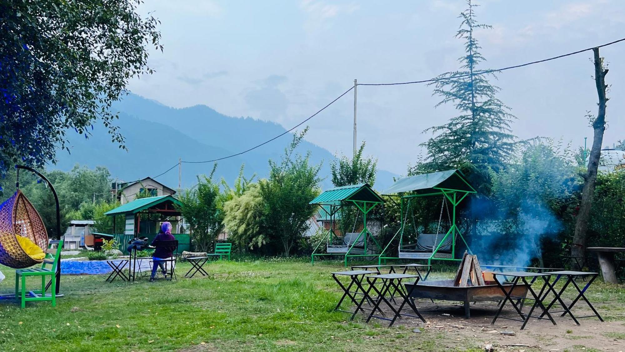 Himalayan Riverside Resort, Manali Bagian luar foto