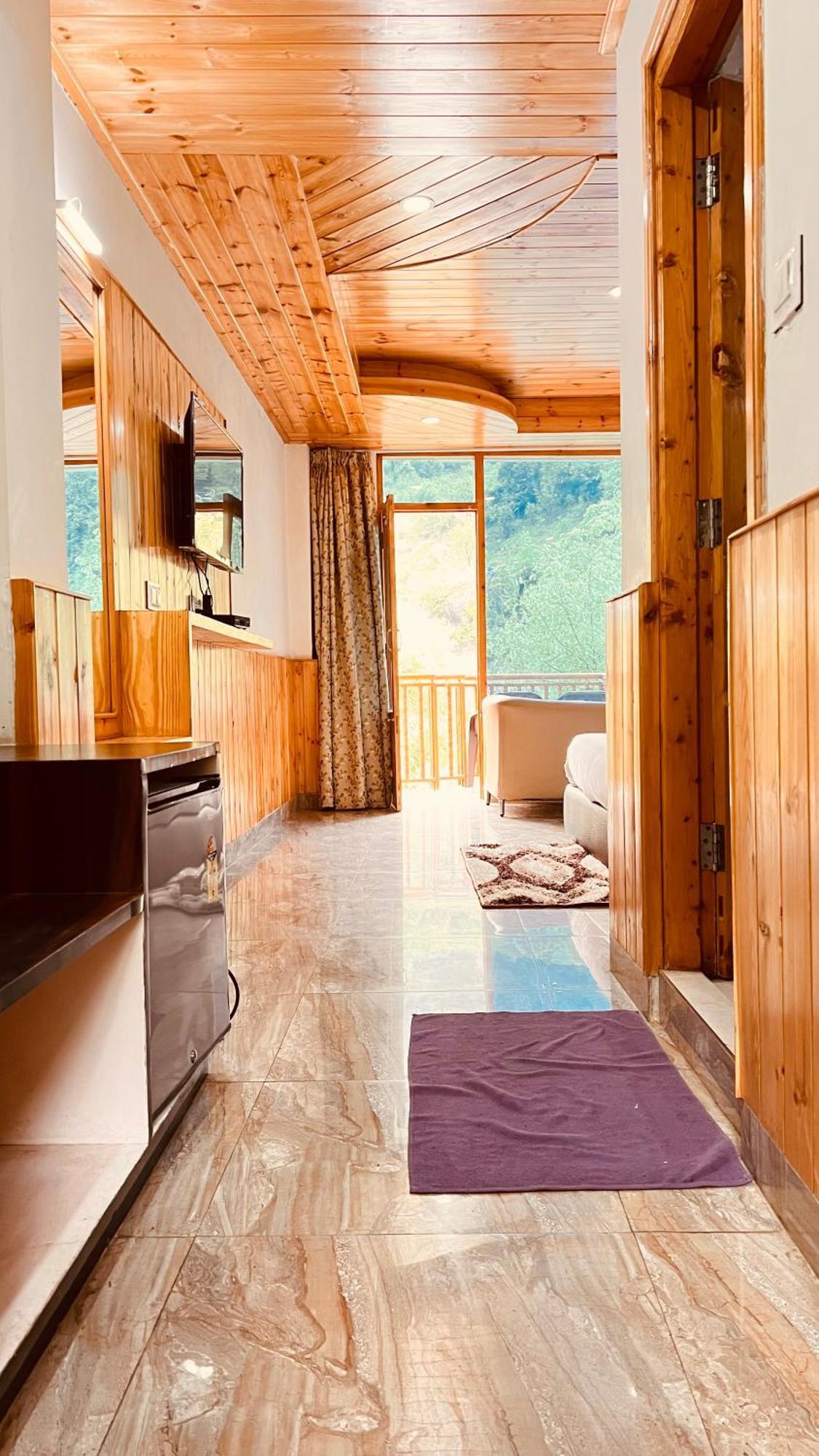 Himalayan Riverside Resort, Manali Bagian luar foto