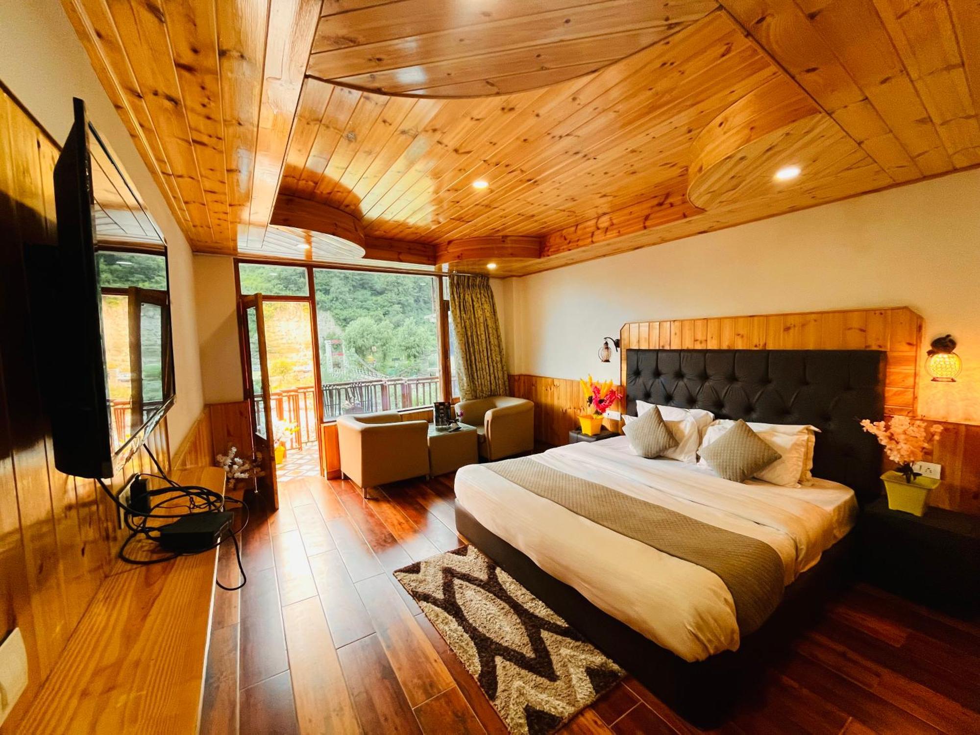 Himalayan Riverside Resort, Manali Bagian luar foto