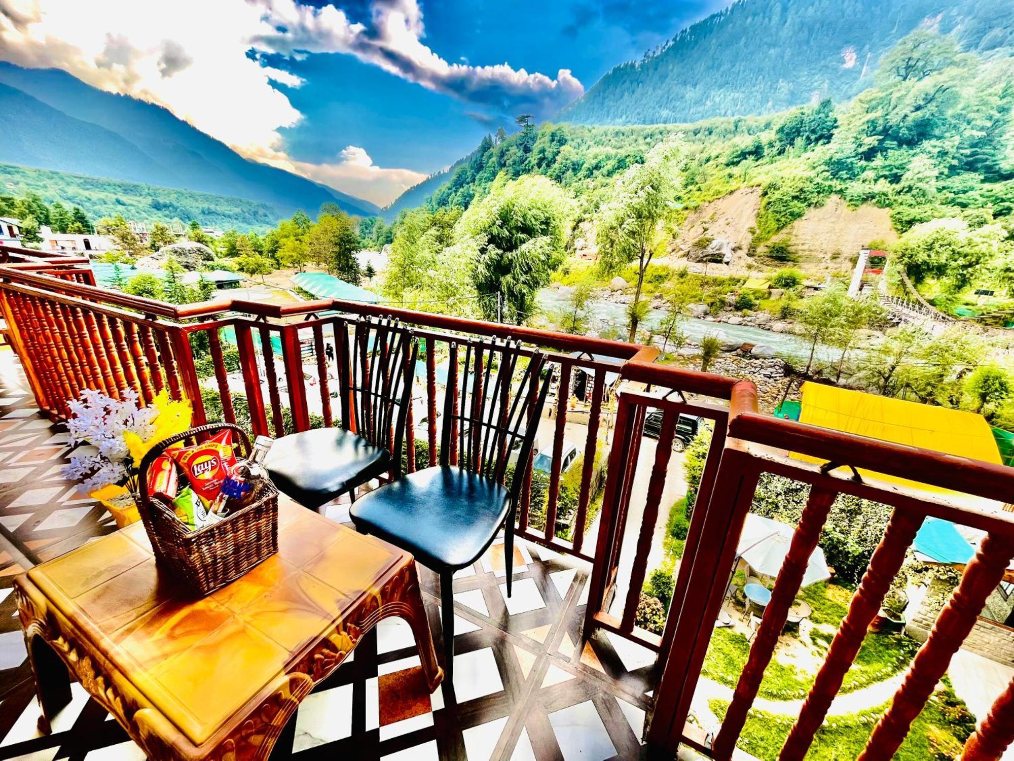 Himalayan Riverside Resort, Manali Bagian luar foto