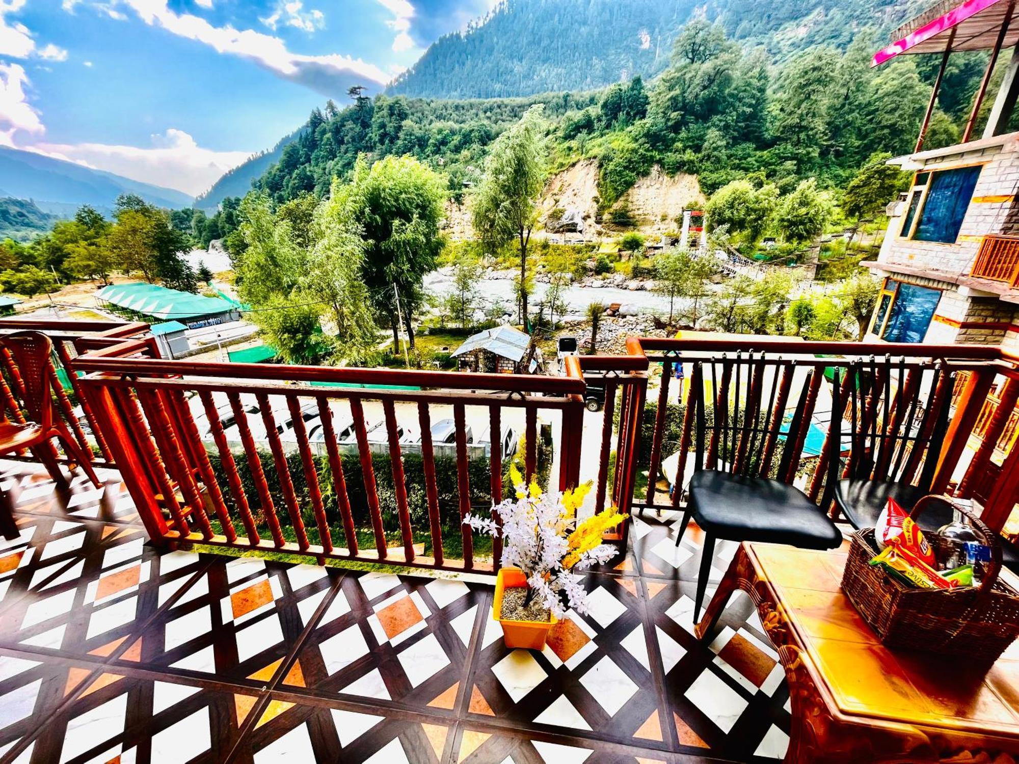 Himalayan Riverside Resort, Manali Bagian luar foto
