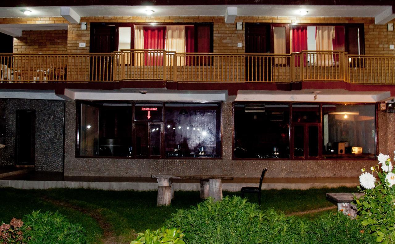 Himalayan Riverside Resort, Manali Bagian luar foto